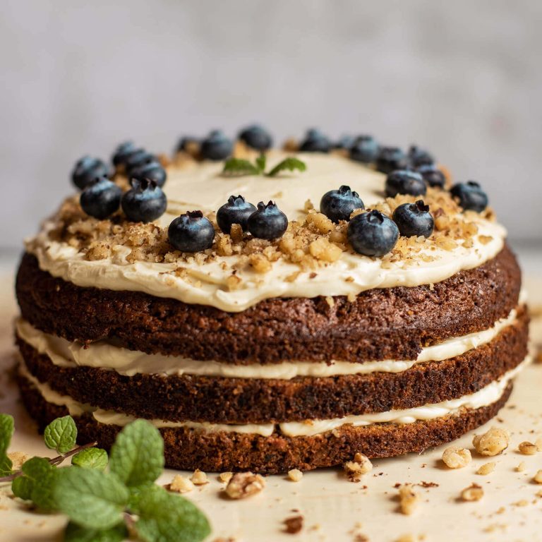 Baking a Cake Using Only 5 Ingredients: Recipe, Result, and Rating